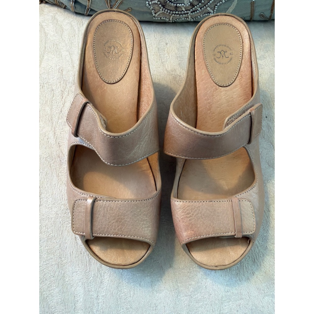 JOHNSTON & MURPHY. TRICIA GOLD WEDGE SLIDE SIZE 7